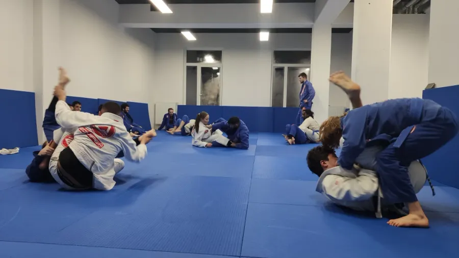 Photos of Moday Night Training Session at Gracie Barra Sternschanze
